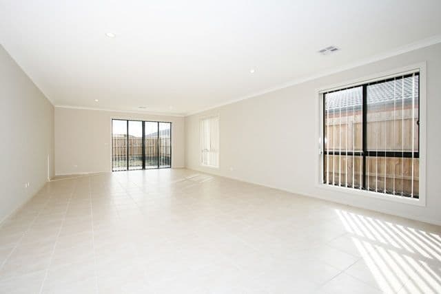 417 McGrath Road, WYNDHAM VALE VIC 3024, Wyndham Vale - Thumbnail 2