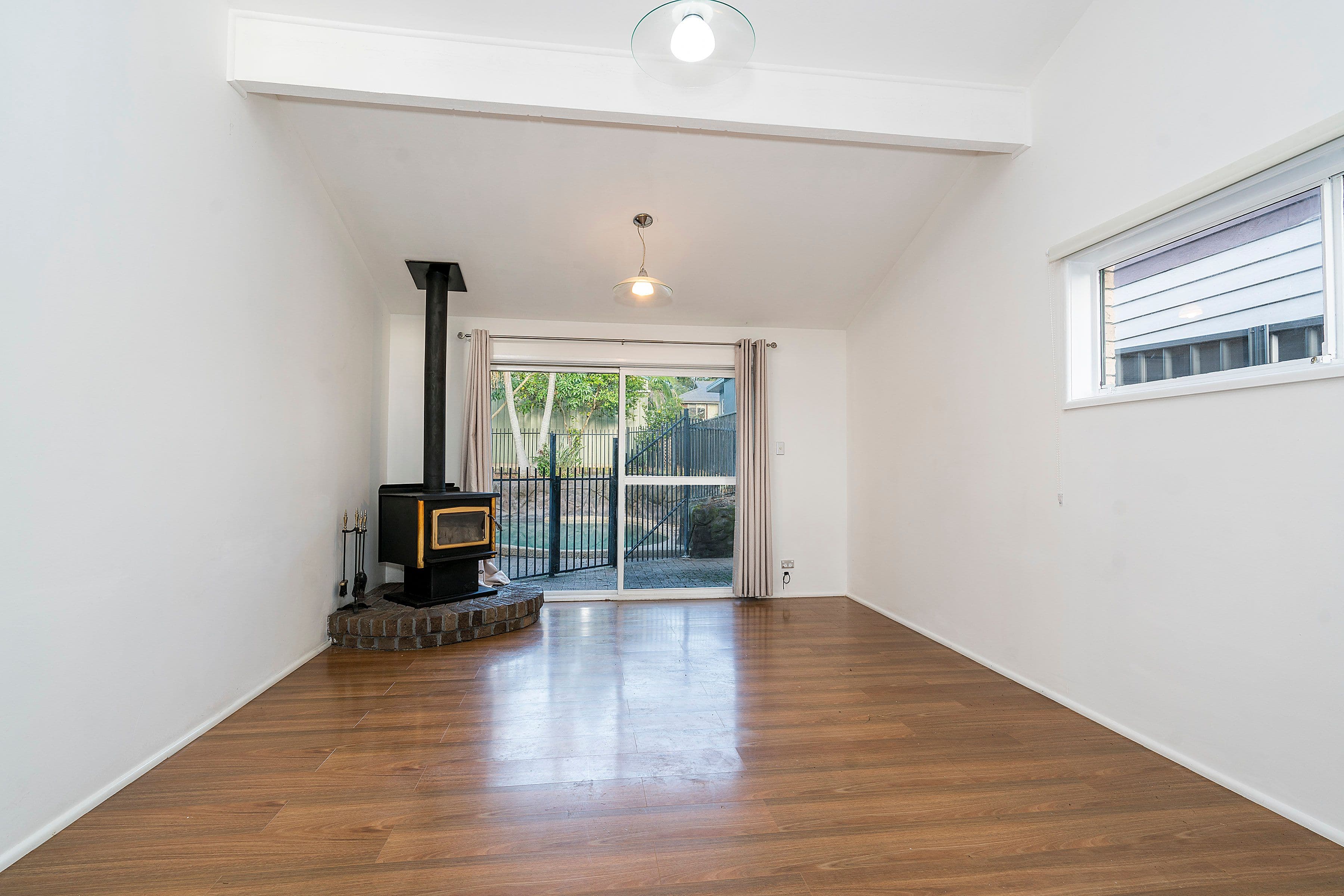 25 Hastings Parade, Bensville - Thumbnail 2