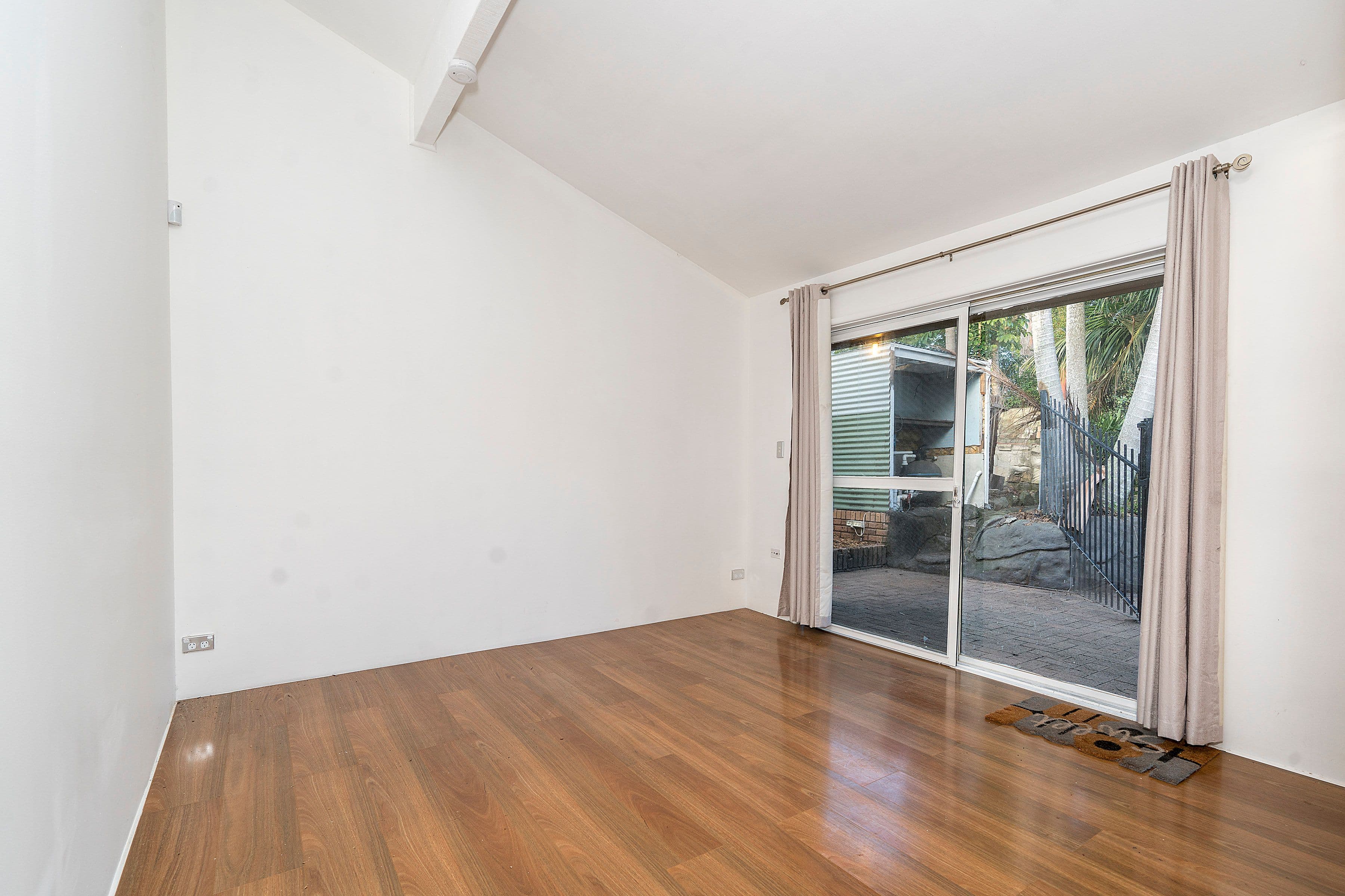 25 Hastings Parade, Bensville - Thumbnail 5