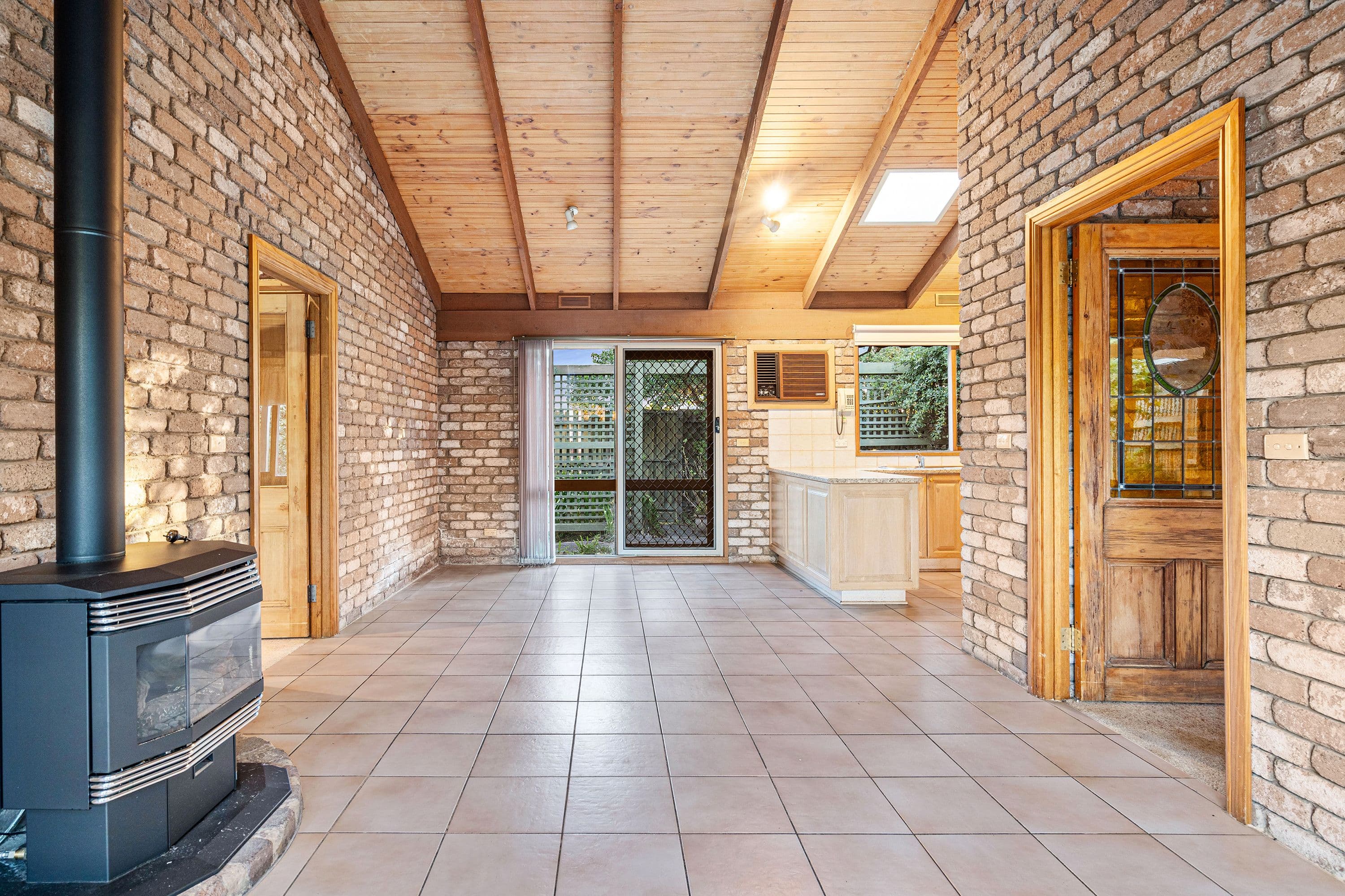 7 Pinewood Drive, Wantirna South VIC 3152, Wantirna South - Thumbnail 2