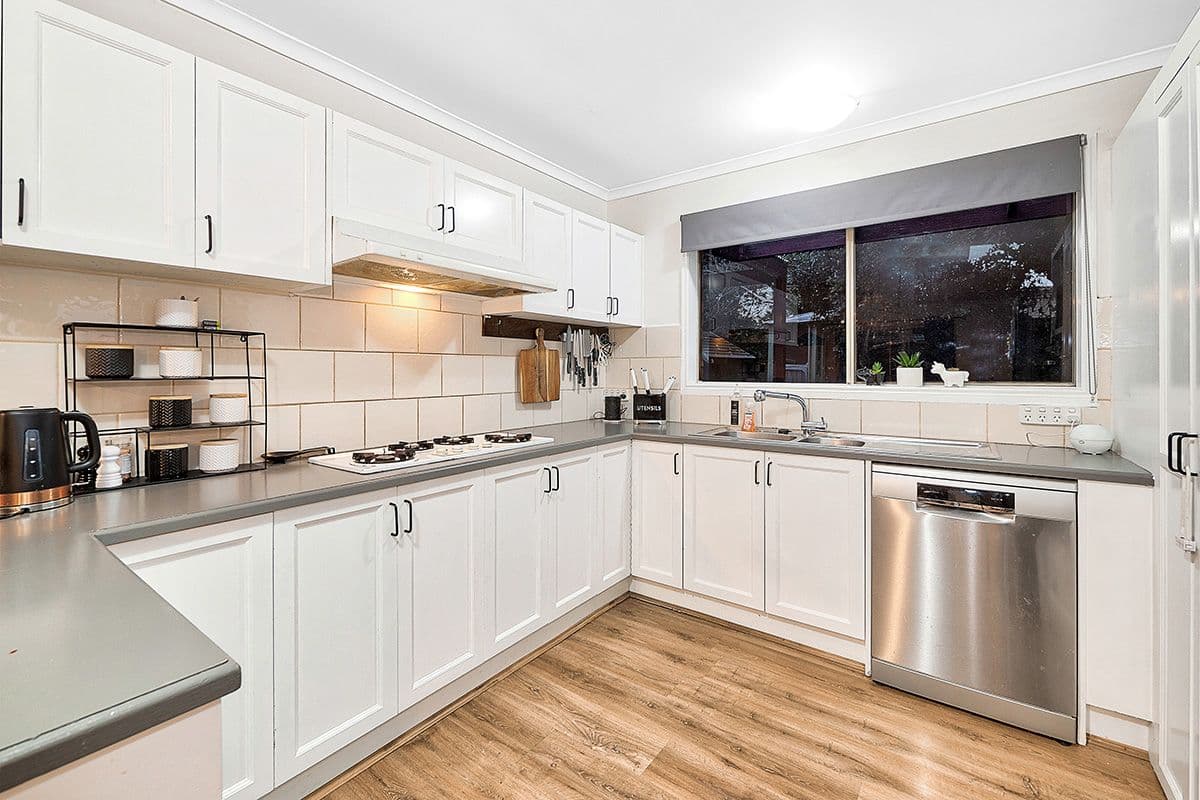 16 Balook Court, Cranbourne North VIC 3977, Cranbourne North - Thumbnail 3