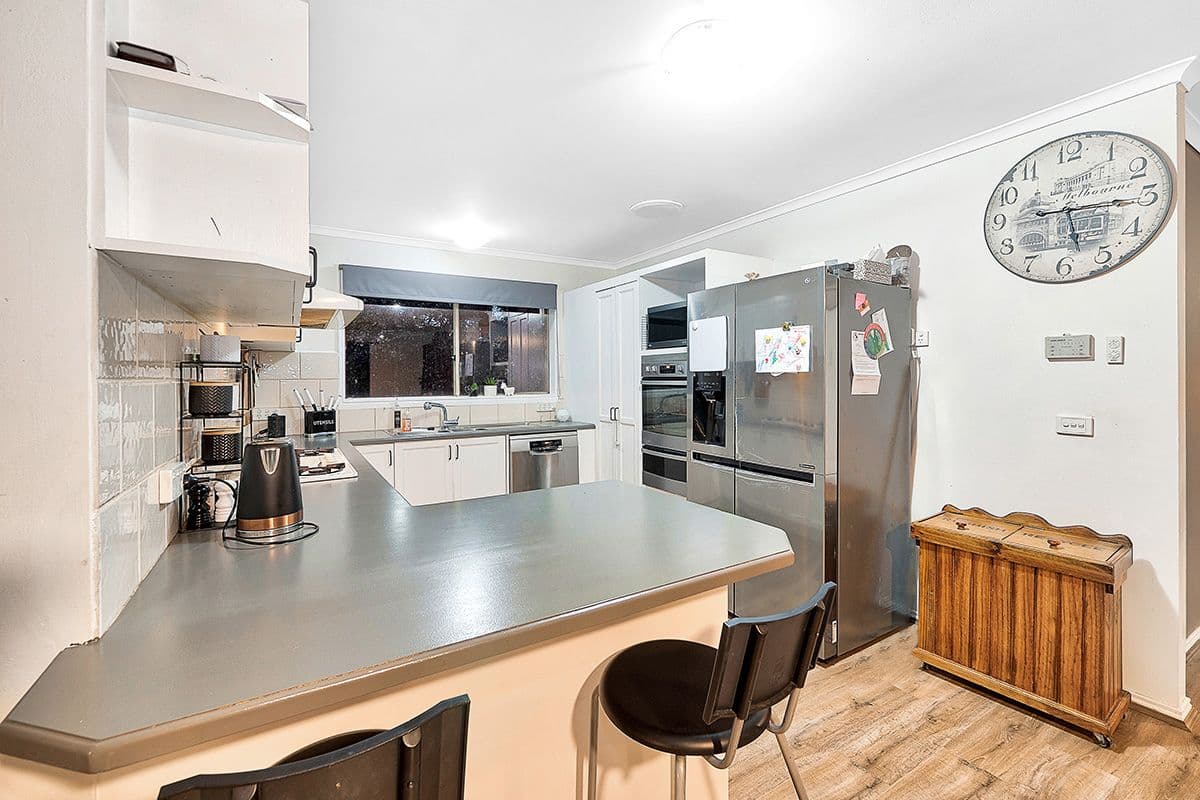 16 Balook Court, Cranbourne North VIC 3977, Cranbourne North - Thumbnail 4