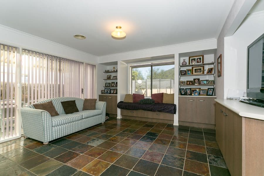 18 Eildon Circuit, TAYLORS HILL VIC 3037, Taylors Hill - Thumbnail 2