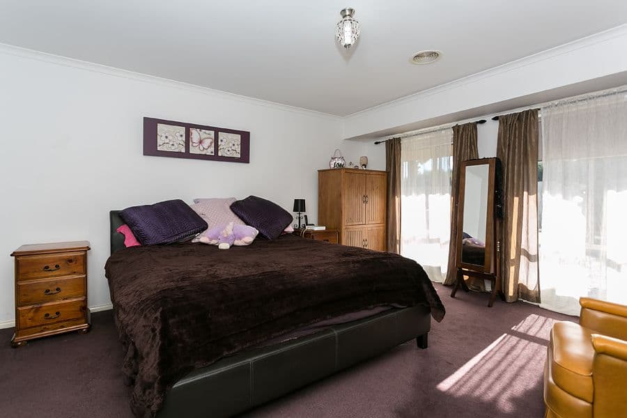 18 Eildon Circuit, TAYLORS HILL VIC 3037, Taylors Hill - Thumbnail 6