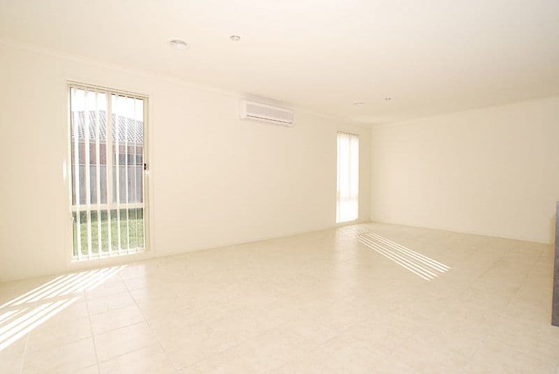 6  Westbrook Drive, KEYSBOROUGH VIC 3173, Keysborough - Thumbnail 4