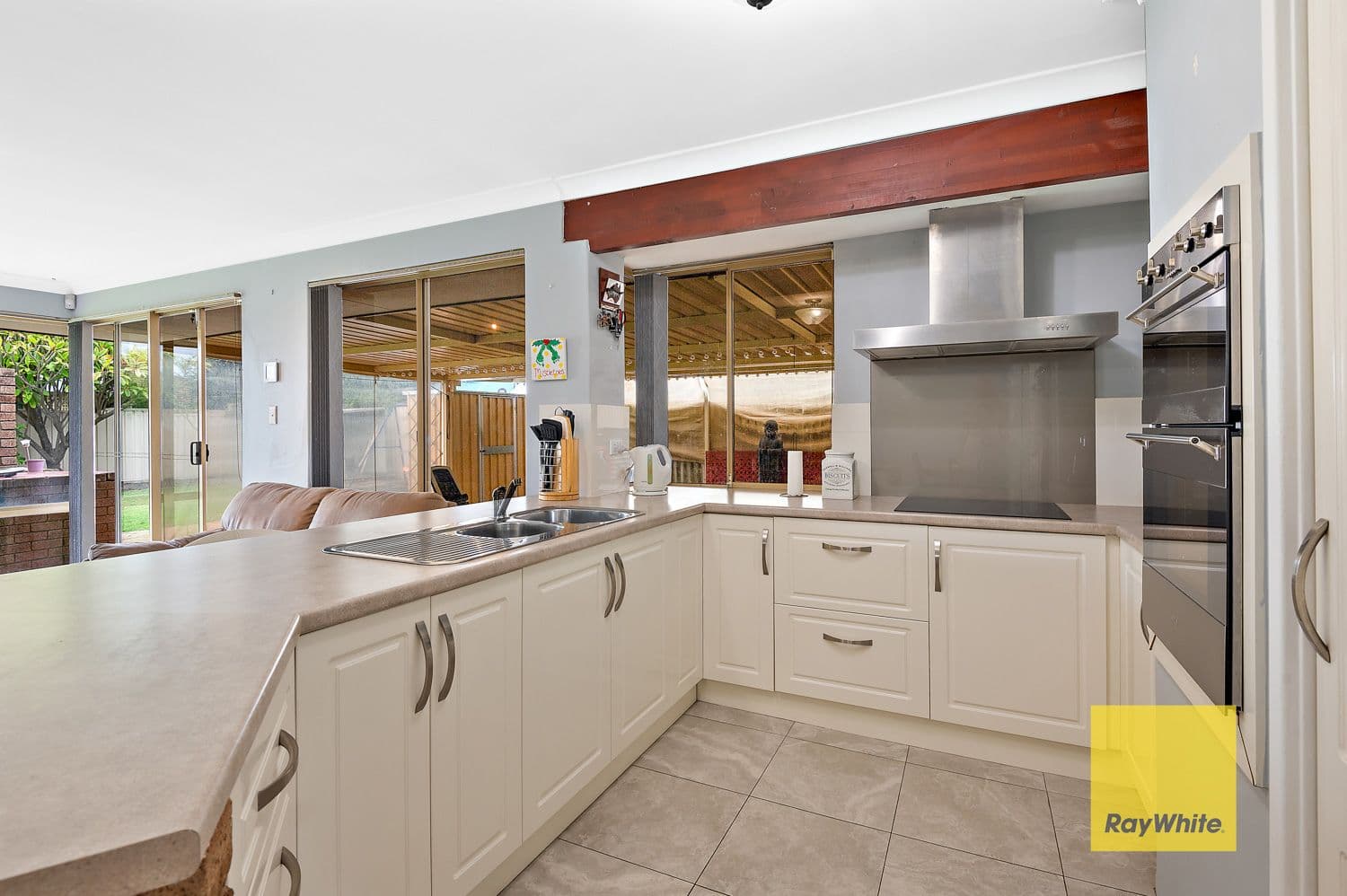 54 Bottlebrush Drive, Thornlie WA 6108, Thornlie - Thumbnail 2