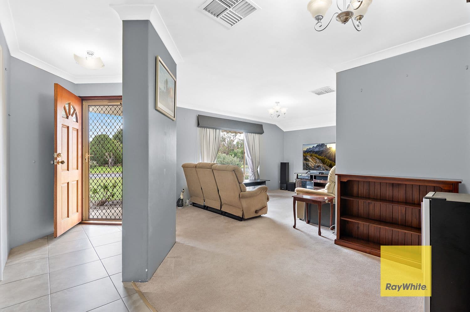 54 Bottlebrush Drive, Thornlie WA 6108, Thornlie - Thumbnail 4