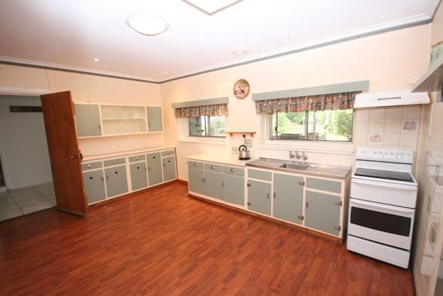 2 Stanley Street, CLARE SA 5453, Clare - Thumbnail 4