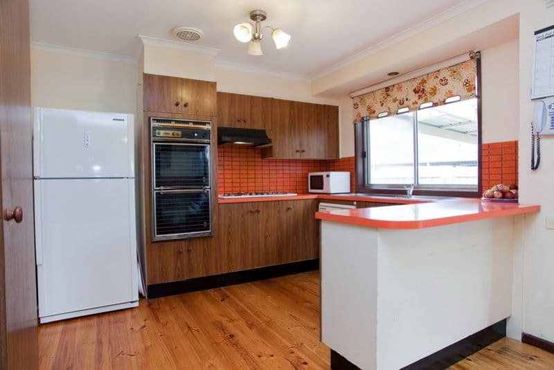 15 Henricks Court, MILL PARK VIC 3082, Mill Park - Thumbnail 2
