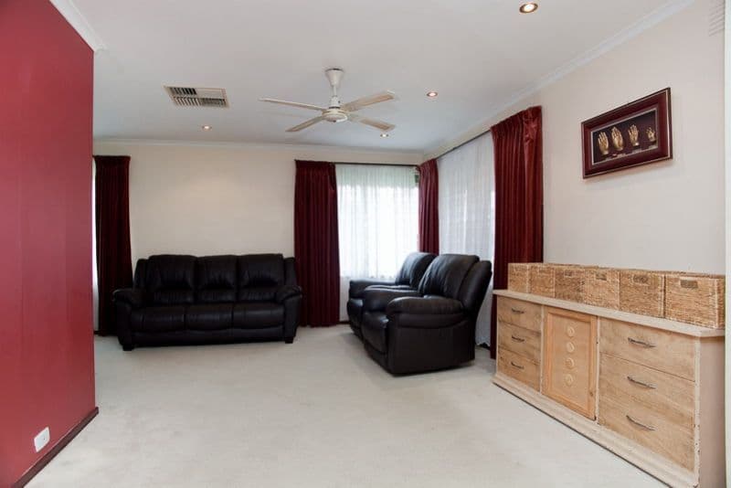 15 Henricks Court, MILL PARK VIC 3082, Mill Park - Thumbnail 6