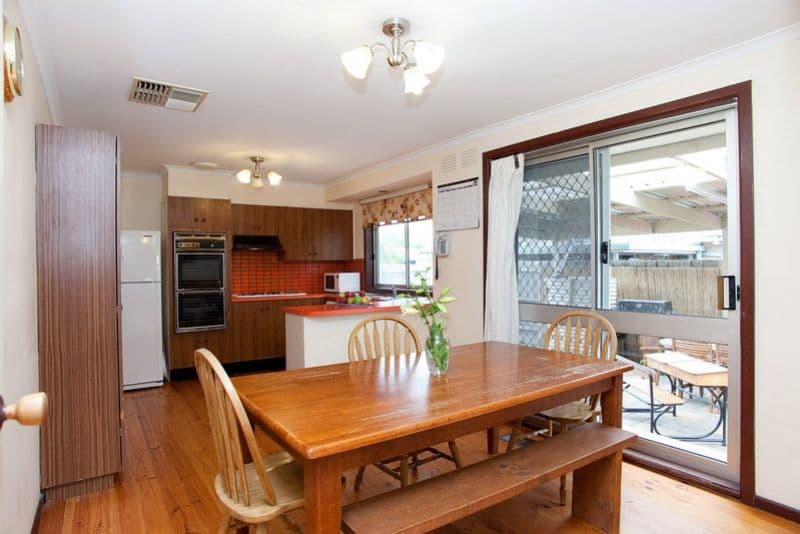 15 Henricks Court, MILL PARK VIC 3082, Mill Park - Thumbnail 8