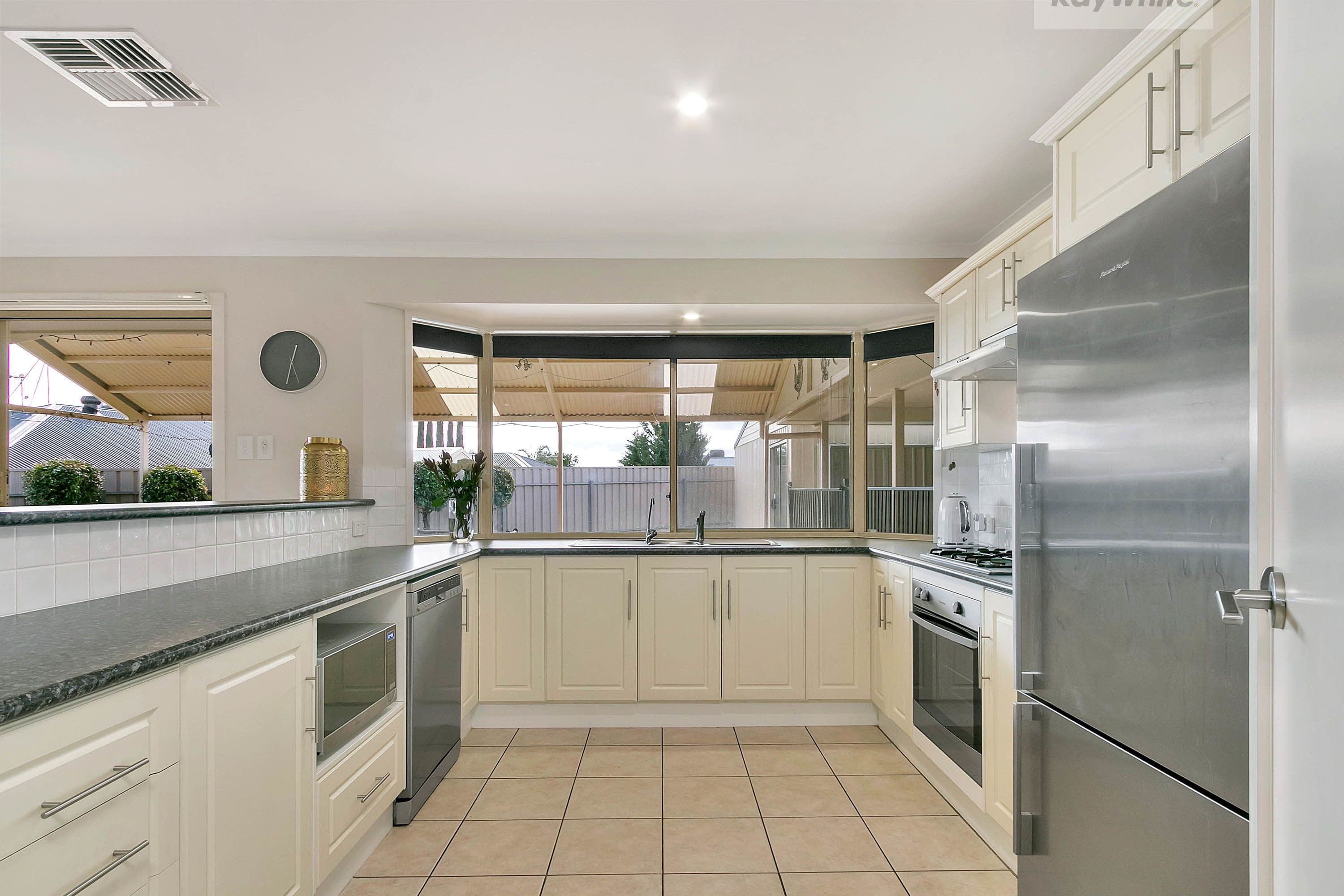 16 Hampshire Drive, Craigmore SA 5114, Craigmore - Thumbnail 6