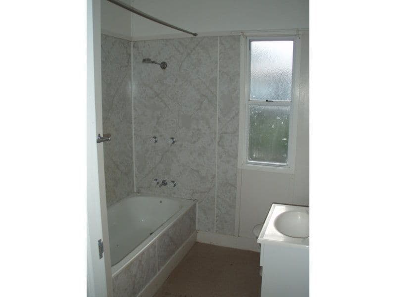 12 Hill Street, CHARLEVILLE QLD 4470, Charleville - Thumbnail 3