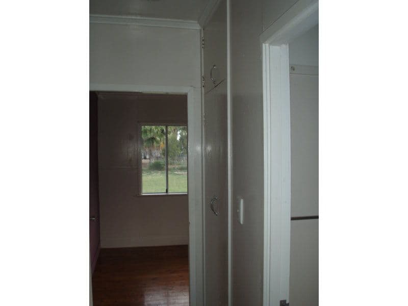 12 Hill Street, CHARLEVILLE QLD 4470, Charleville - Thumbnail 6