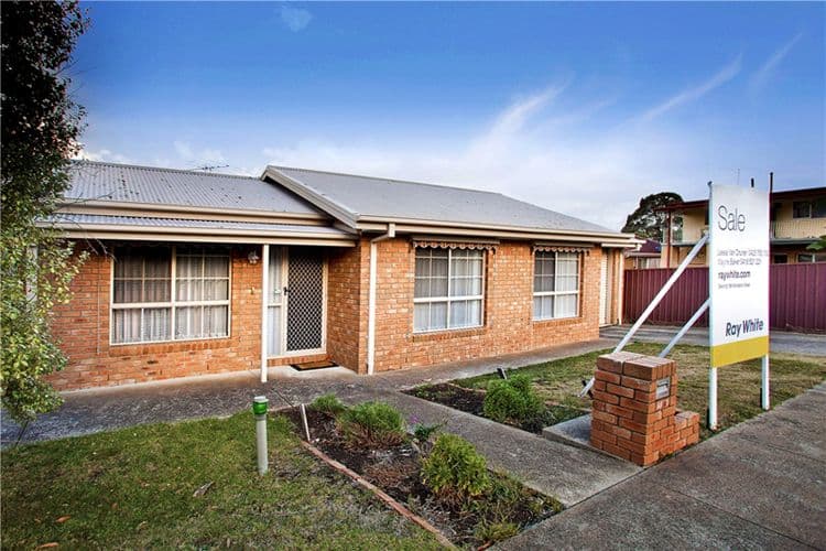 35 Beauford Avenue, BELL POST HILL VIC 3215, Bell Post Hill - Image 1