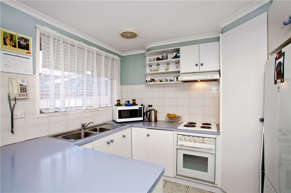 35 Beauford Avenue, BELL POST HILL VIC 3215, Bell Post Hill - Thumbnail 5