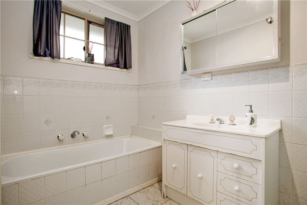 35 Beauford Avenue, BELL POST HILL VIC 3215, Bell Post Hill - Thumbnail 7