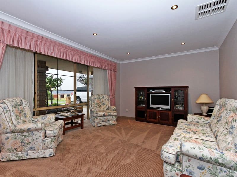 53 McKivett Crescent, Leeming WA 6149, Leeming - Thumbnail 8
