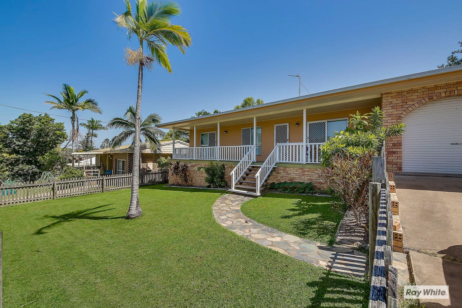 22 Holt Street, Yeppoon QLD 4703, Yeppoon - Thumbnail 2