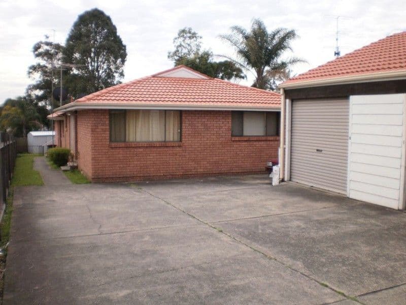 93 Lake Entrance Road, OAK FLATS NSW 2529, Oak Flats - Image 1