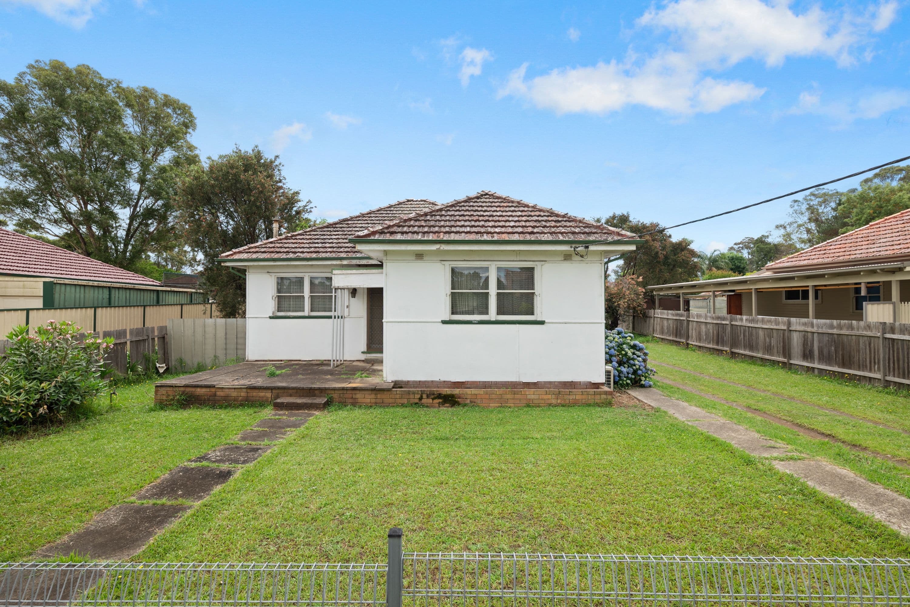 8 Hosking Crescent, Glenfield NSW 2167, Glenfield - Thumbnail 2