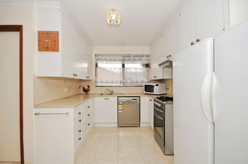 102 Manchester Road, MOOROOLBARK VIC 3138, Mooroolbark - Thumbnail 2