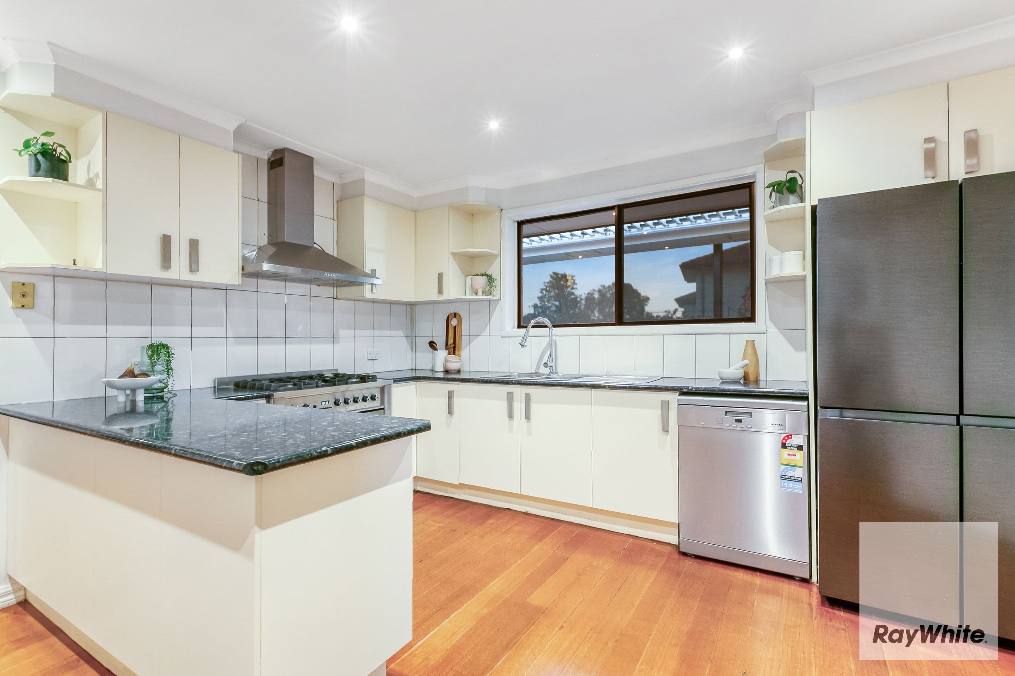 2 Bandalong Court, Bundoora VIC 3083, Bundoora - Thumbnail 5