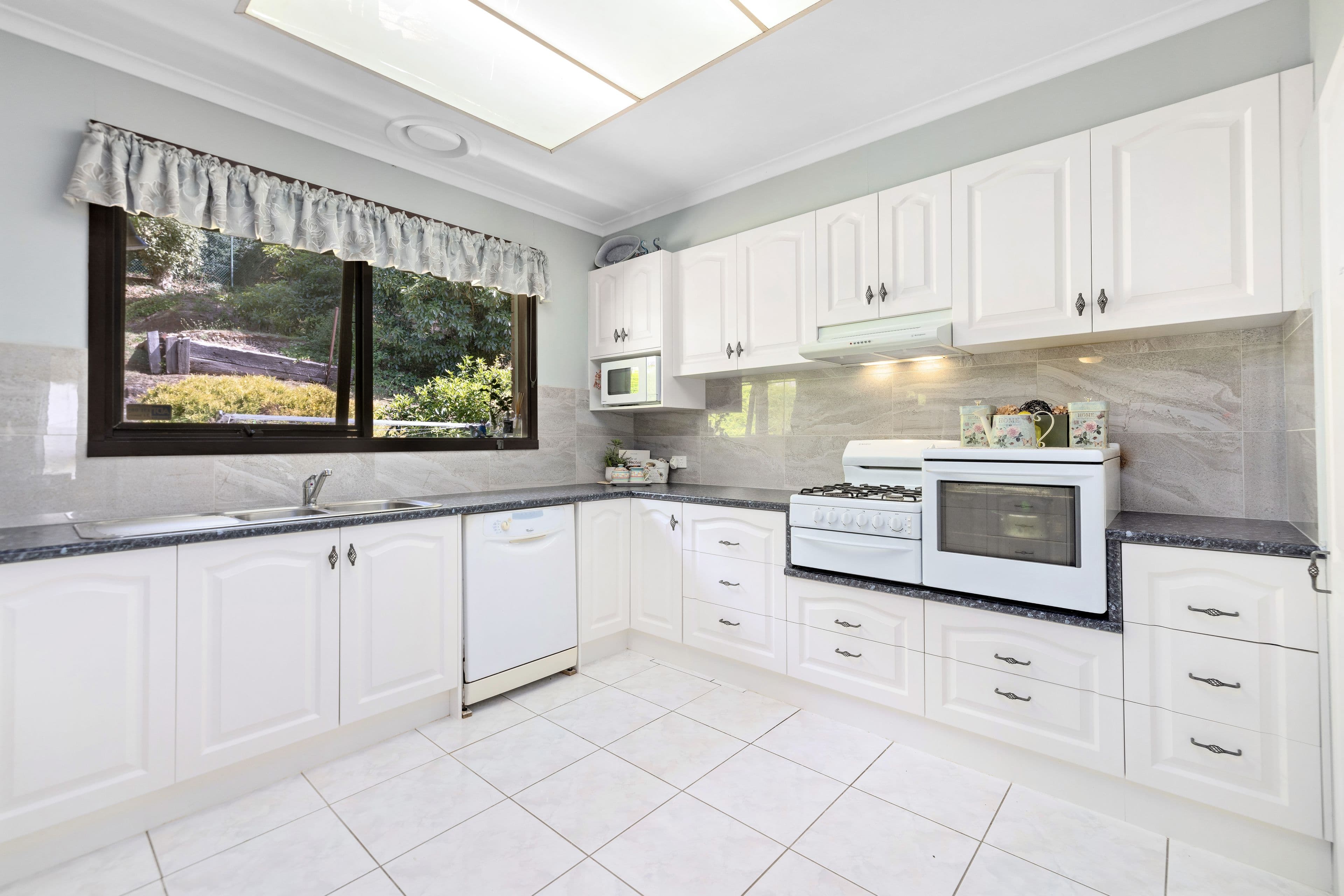 8 Craig Avenue, Ferntree Gully VIC 3156, Ferntree Gully - Thumbnail 6