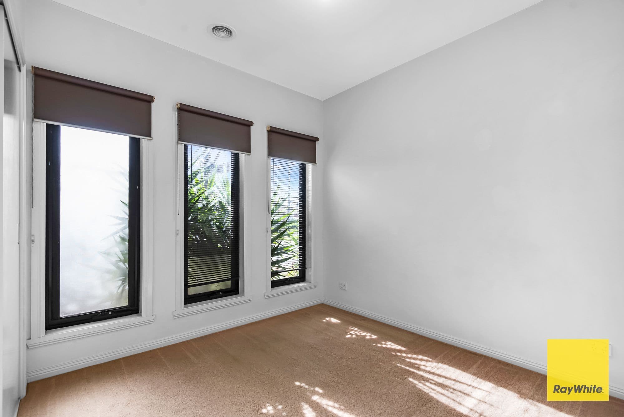 7 Bridlepath Drive, Truganina VIC 3029, Truganina - Thumbnail 8