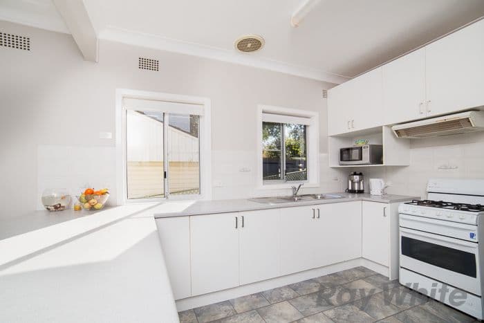 27 Merran Avenue, CHARLESTOWN NSW 2290, Charlestown - Thumbnail 4