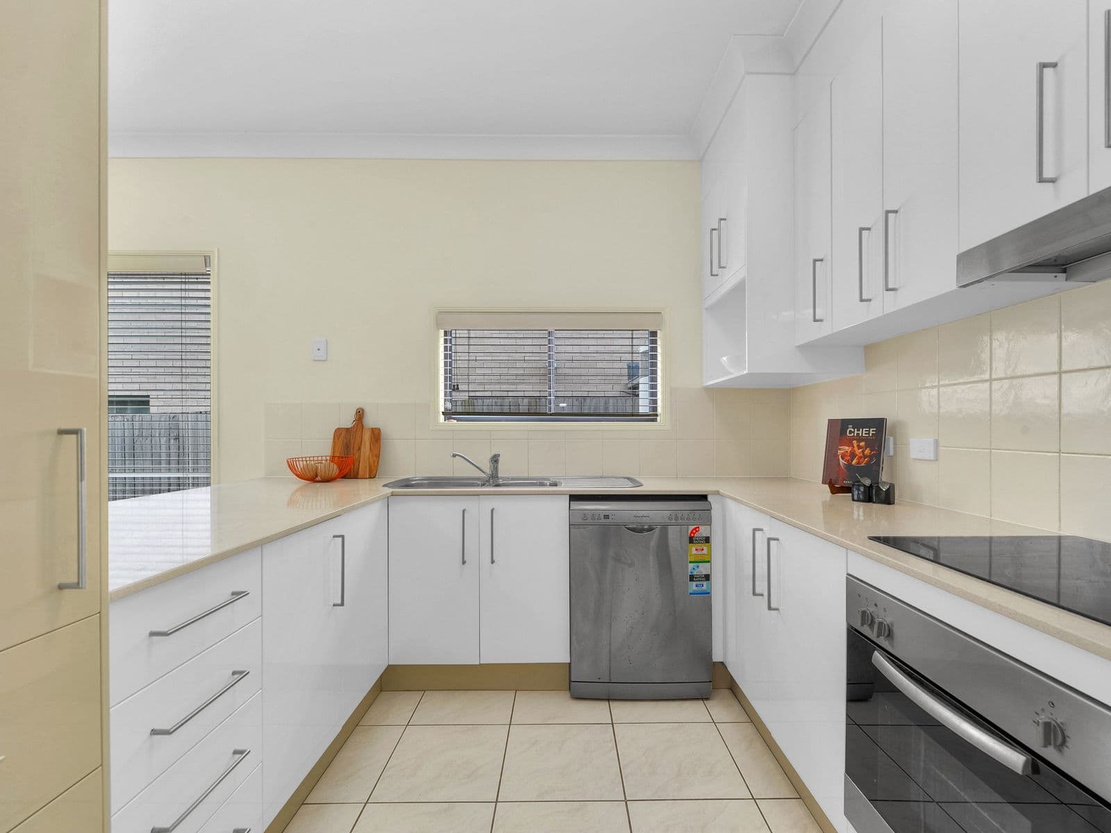 22 Equinox Street, Taringa QLD 4068, Taringa - Thumbnail 2
