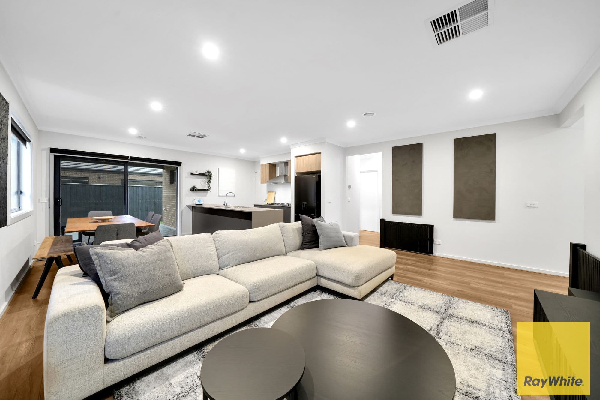 12 Sicily Avenue, DEANSIDE VIC 3336, Deanside - Thumbnail 4