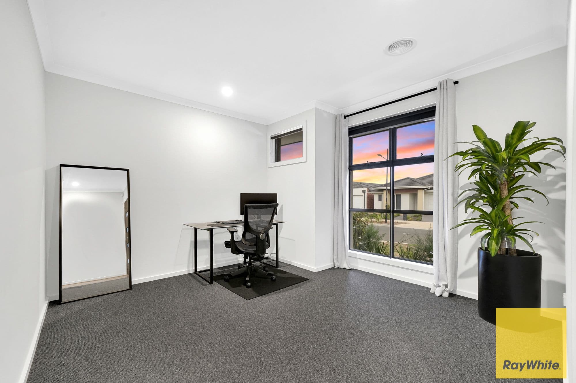 12 Sicily Avenue, DEANSIDE VIC 3336, Deanside - Thumbnail 7