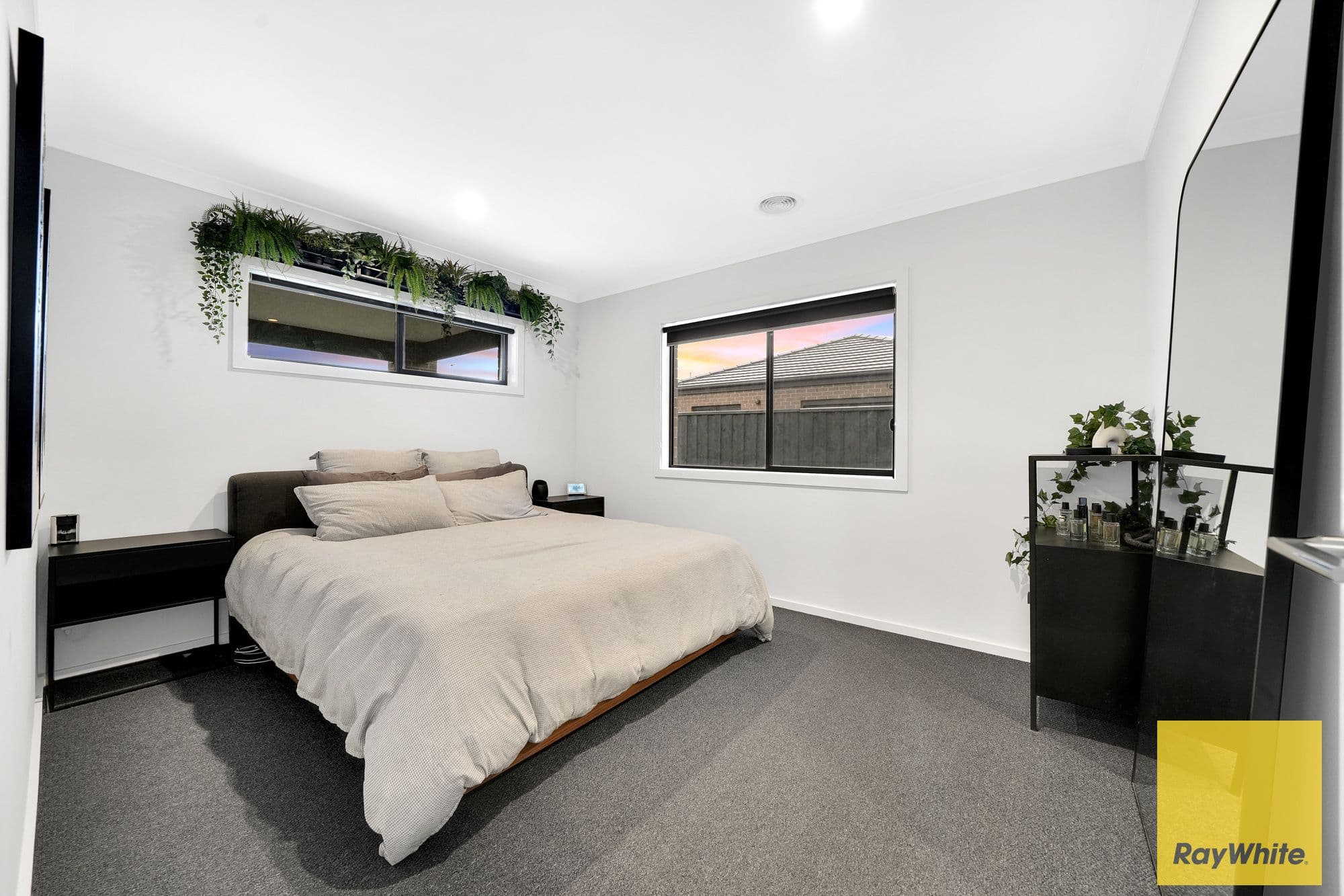 12 Sicily Avenue, DEANSIDE VIC 3336, Deanside - Thumbnail 8
