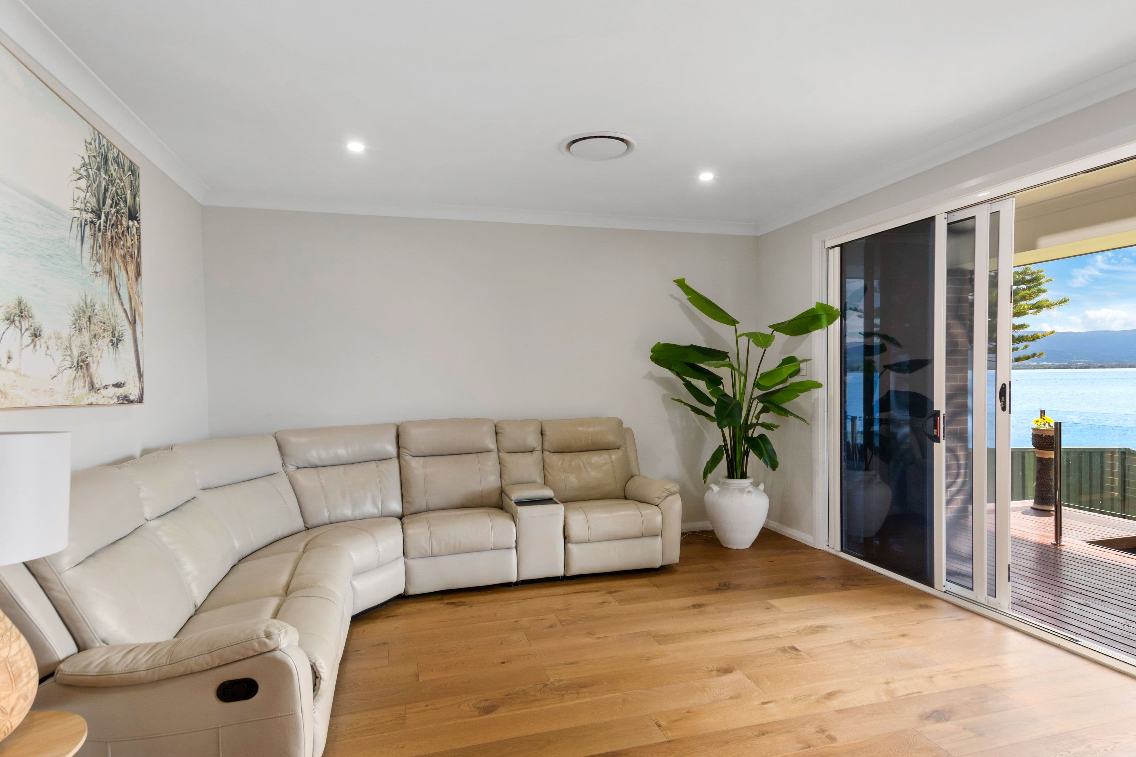 99 The Esplanade, Oak Flats NSW 2529, Oak Flats - Thumbnail 4