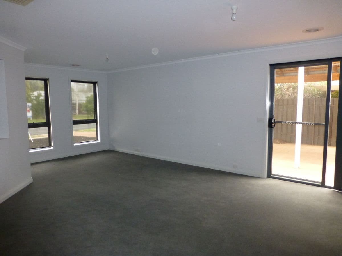54 Russell Street, Numurkah, Numurkah - Thumbnail 2