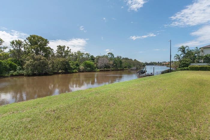 2515 (Lot 73) Cressbrook Drive, Hope Island QLD 4212, Hope Island - Thumbnail 2