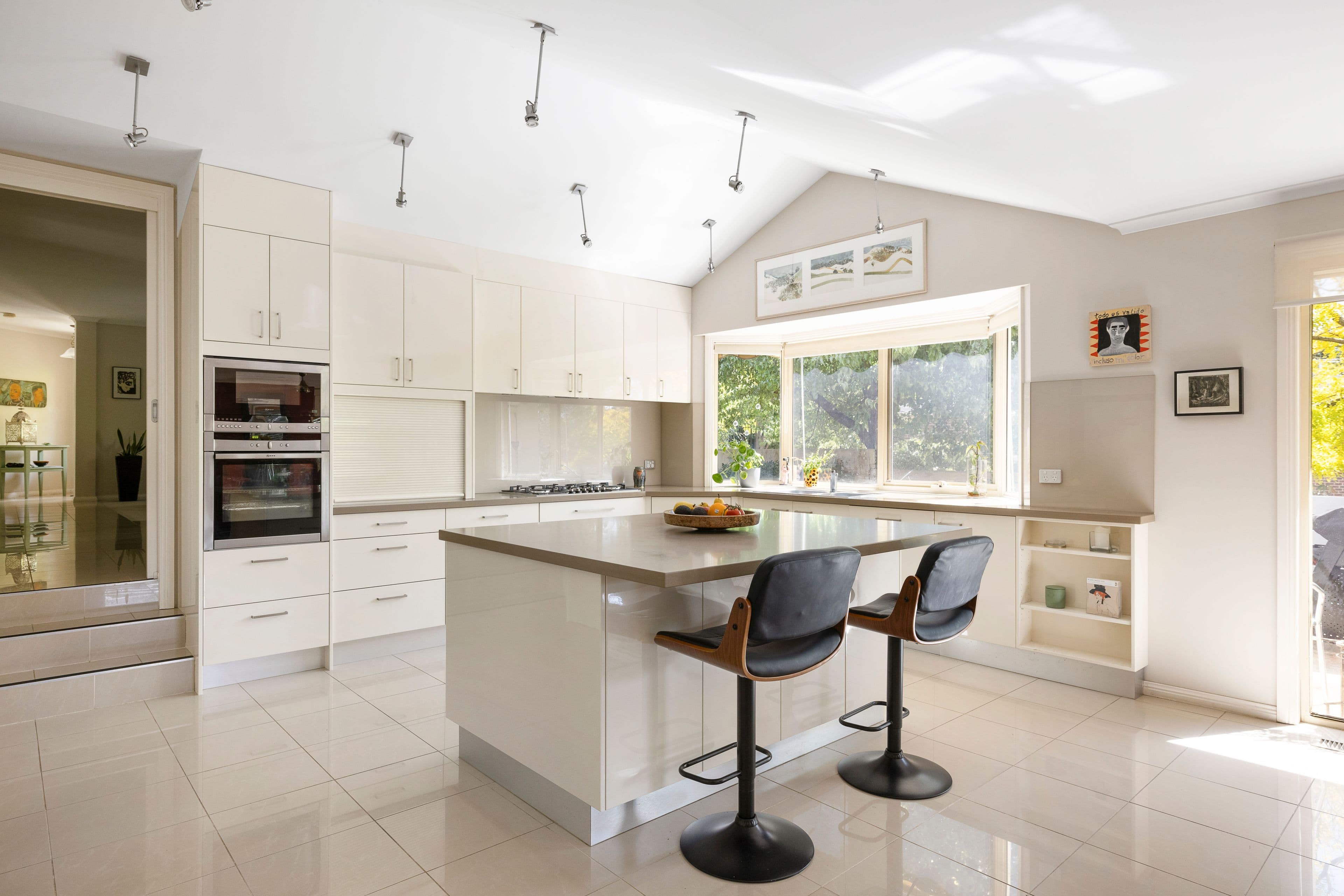 6 Sweetfern Dell, Frankston South VIC 3199, Frankston South - Thumbnail 2