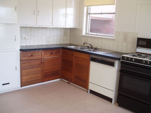 21 Winstanley Road, EAST GEELONG VIC 3219, East Geelong - Thumbnail 2