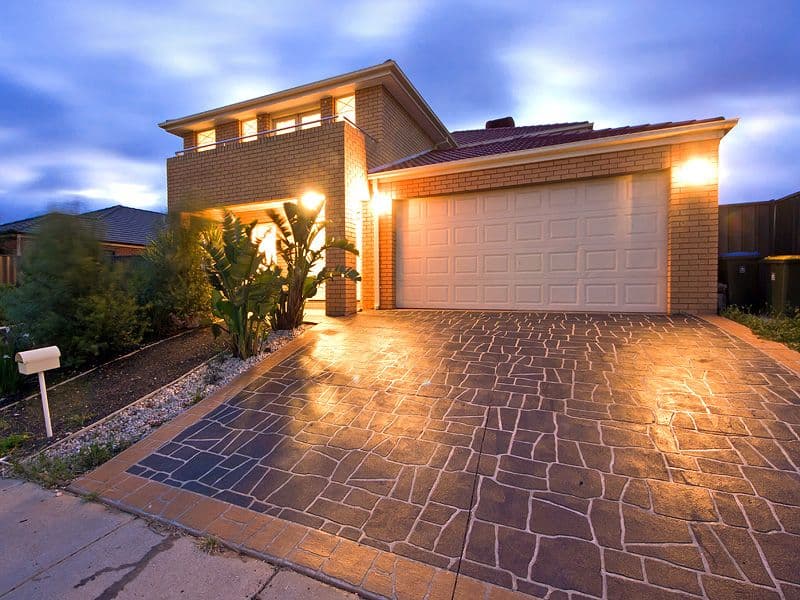 8 Broadwater Street, WYNDHAM VALE VIC 3024, Wyndham Vale - Thumbnail 2