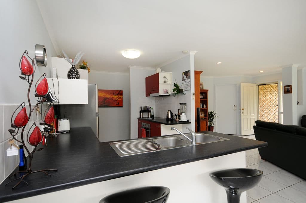 8 Dunedin Close, MERRIMAC QLD 4226, Merrimac - Thumbnail 3