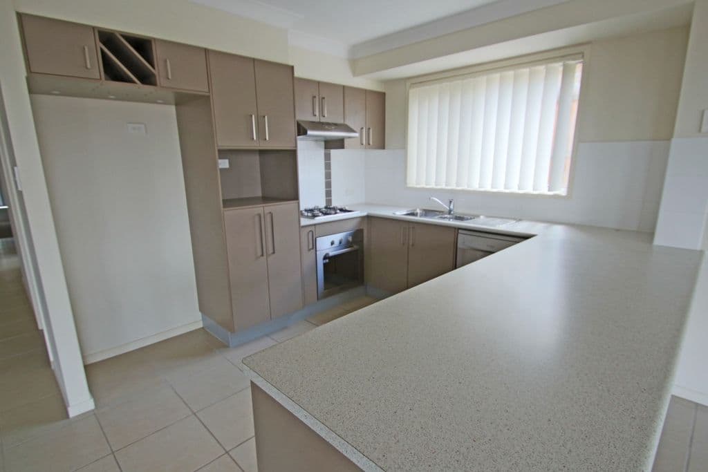 33 Tranquility Circle, BRASSALL QLD 4305, Brassall - Thumbnail 4
