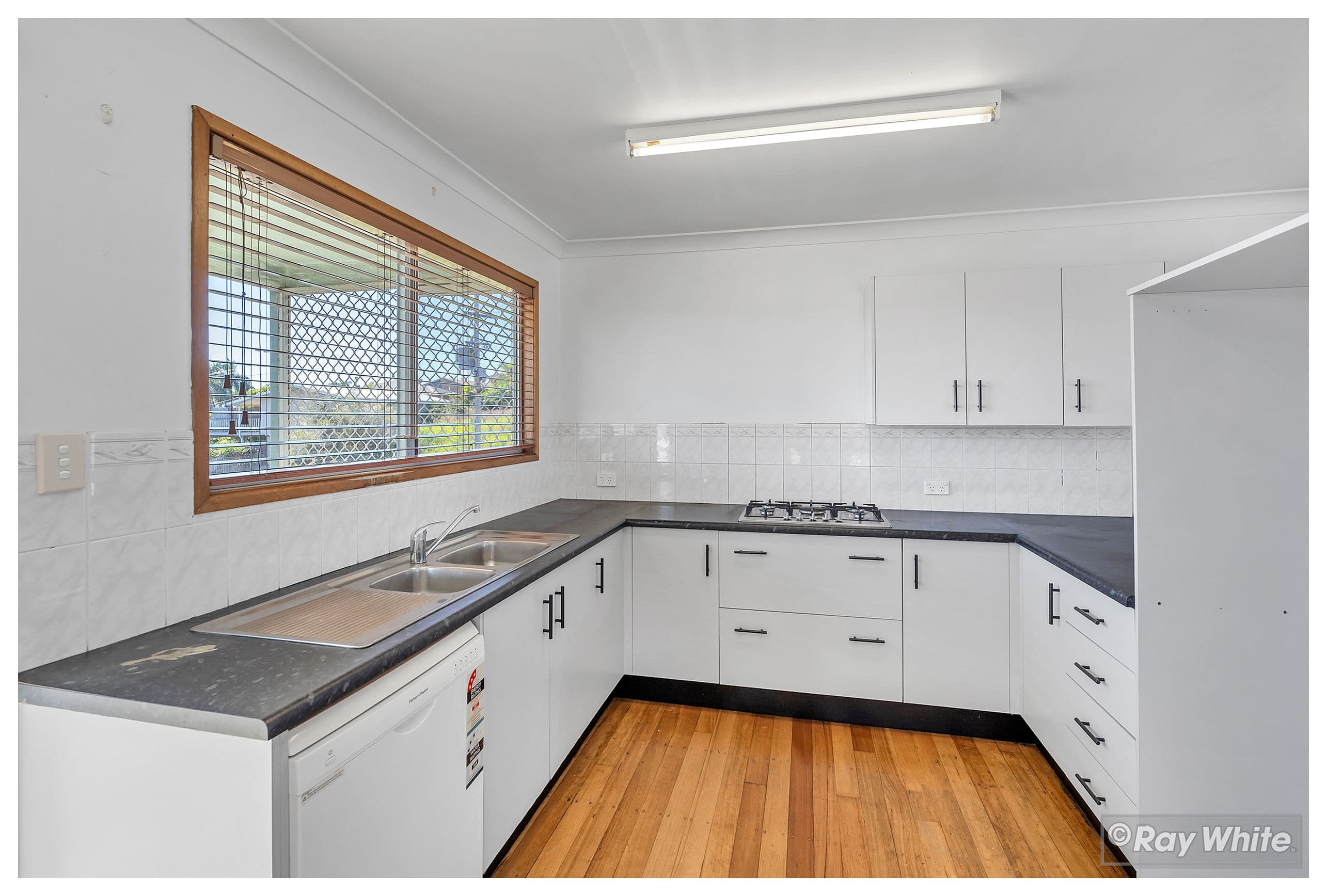 16 Shaw Avenue, Yeppoon QLD 4703, Yeppoon - Thumbnail 4