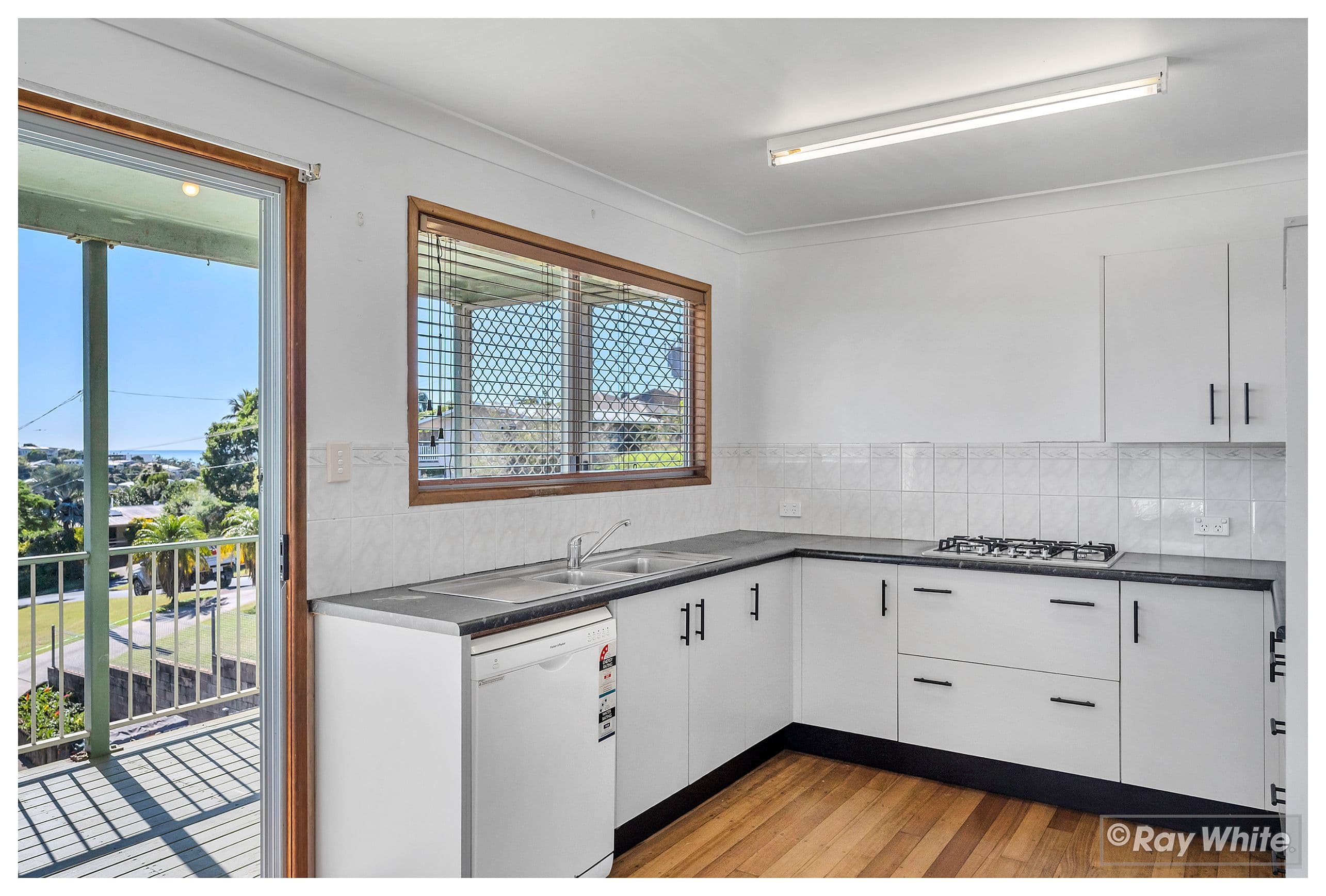 16 Shaw Avenue, Yeppoon QLD 4703, Yeppoon - Thumbnail 5