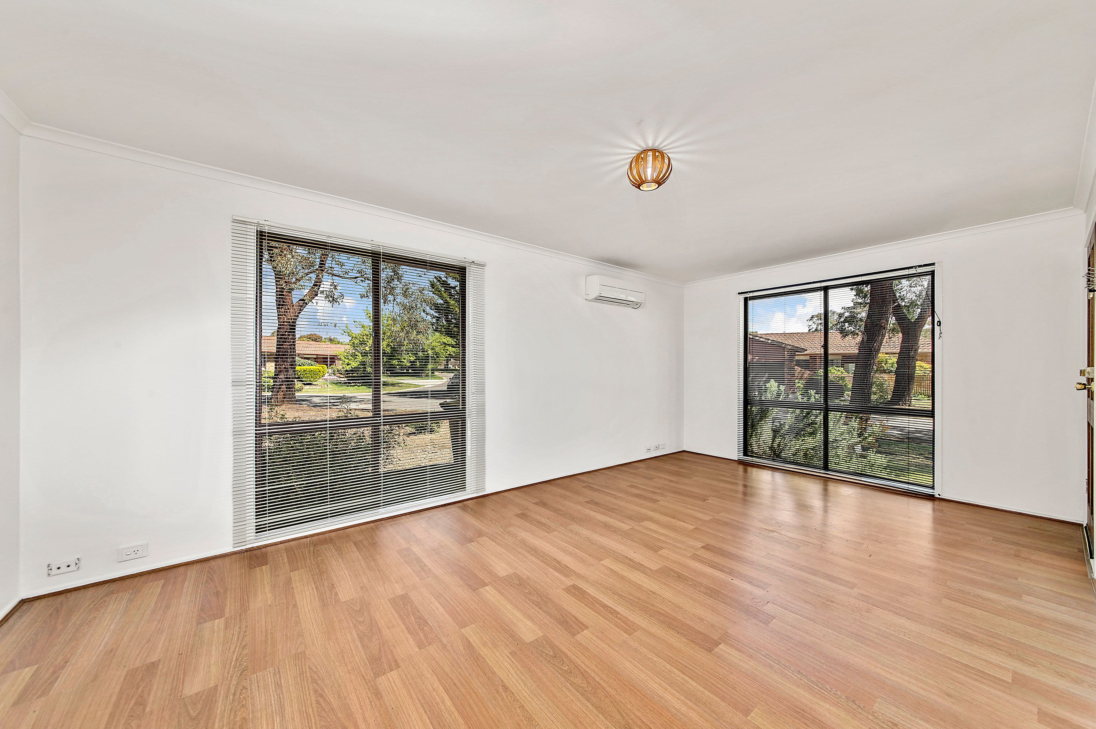 12 Tattersall Crescent, Florey ACT 2615, Florey - Thumbnail 2