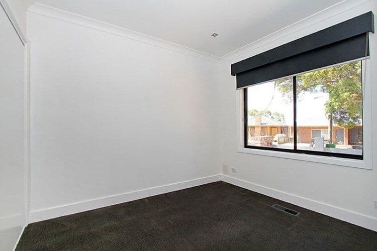 49 Winter Crescent, Reservoir VIC 3073, Reservoir - Thumbnail 5