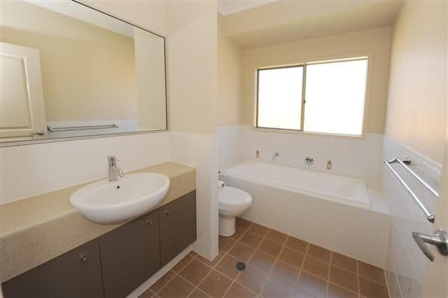 18 Lingwoodock Place, GLADSTONE QLD 4680, Gladstone - Thumbnail 6