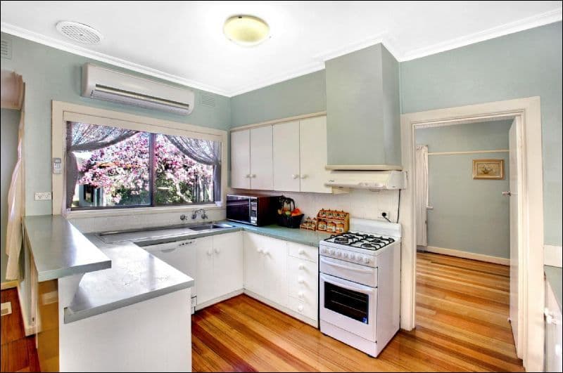 61 Parkstone Avenue, PASCOE VALE SOUTH VIC 3044, Pascoe Vale South - Thumbnail 3
