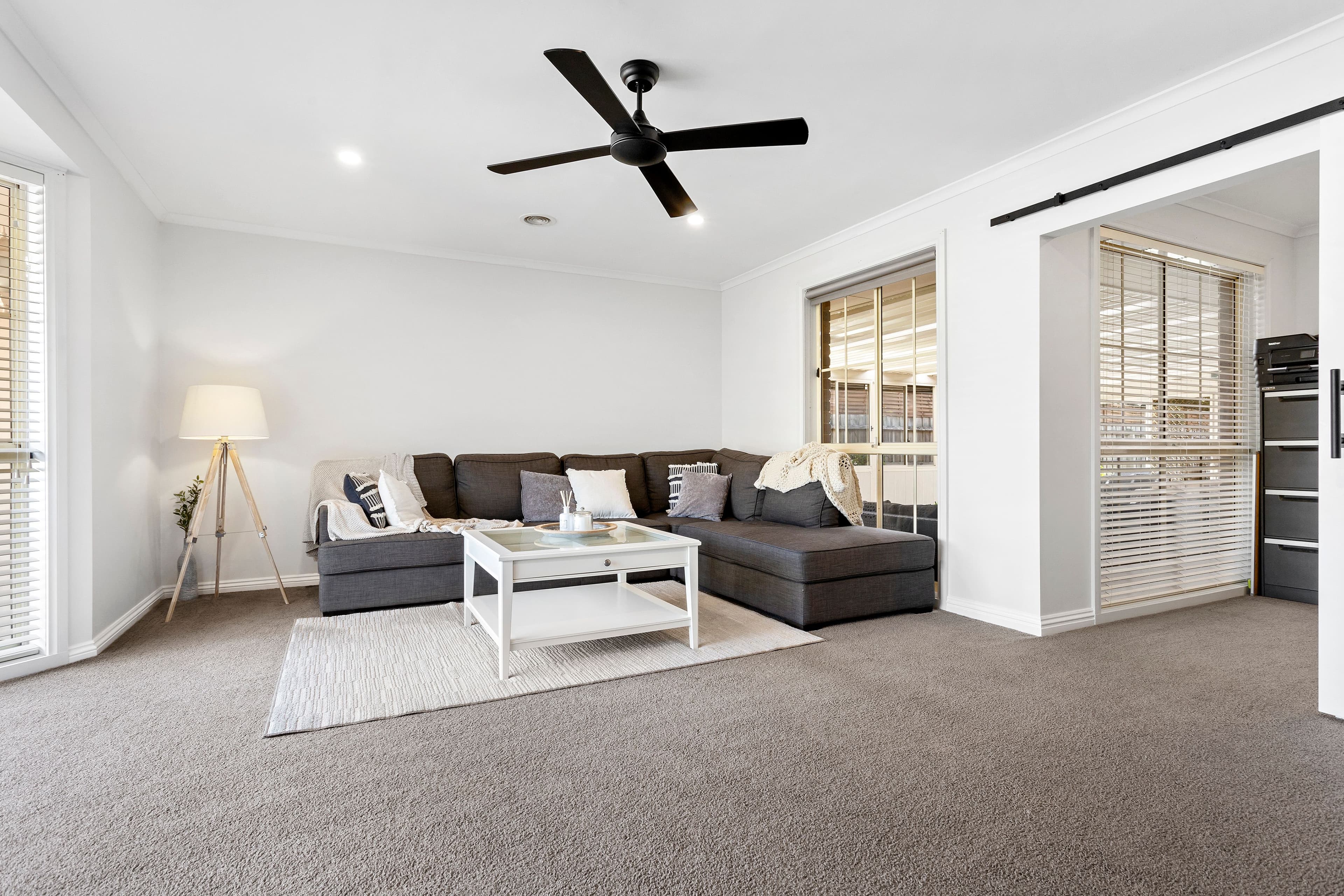 8 Ferrier Court, Rowville VIC 3178, Rowville - Thumbnail 2
