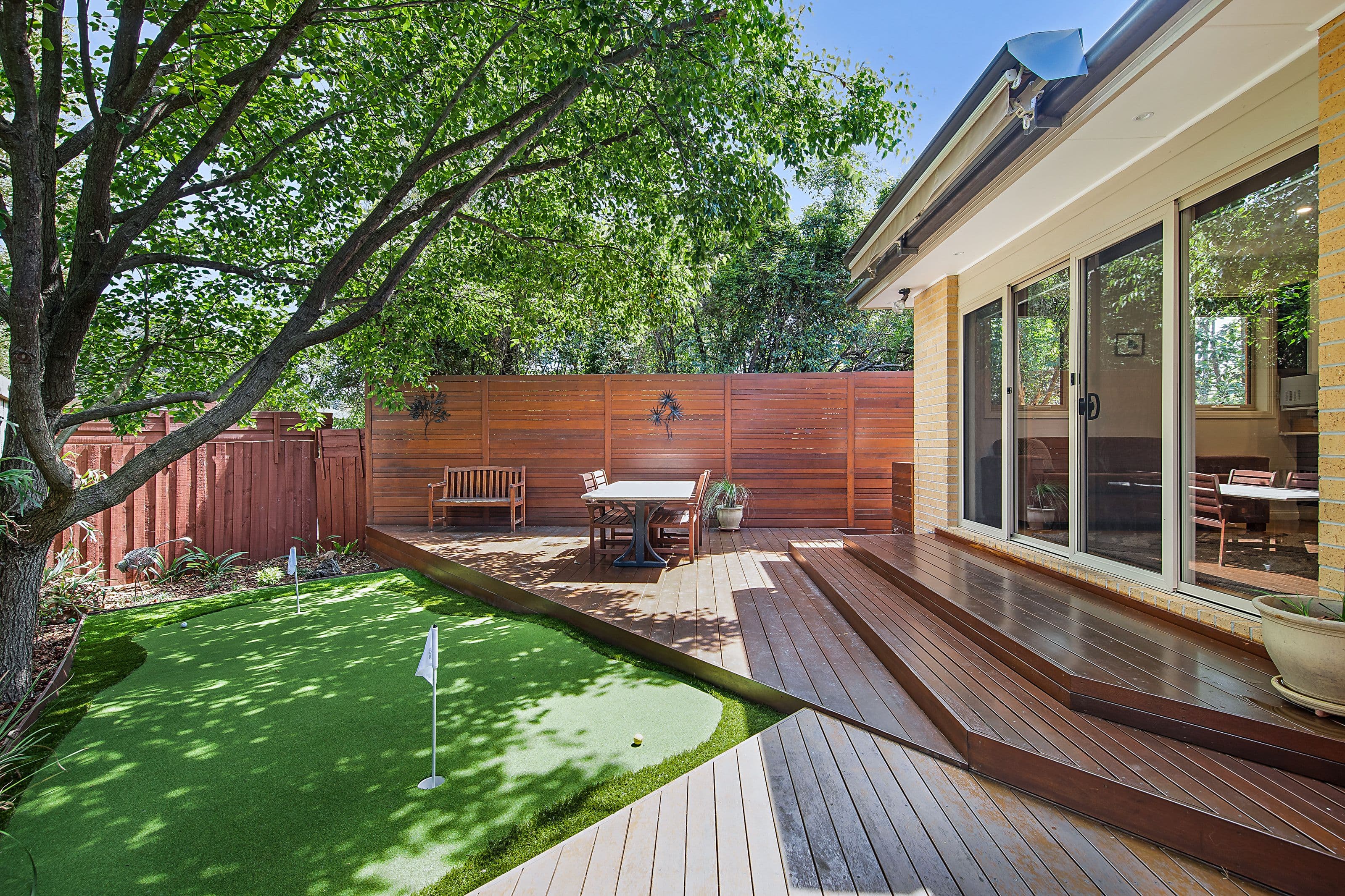 2 Rowan Court, Mount Waverley VIC 3149, Mount Waverley - Thumbnail 2